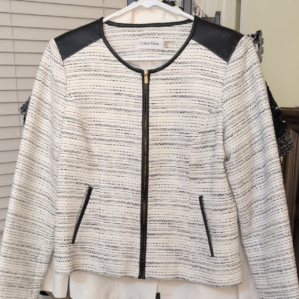 Calvin Klein Women's Textured Black and White Blazer